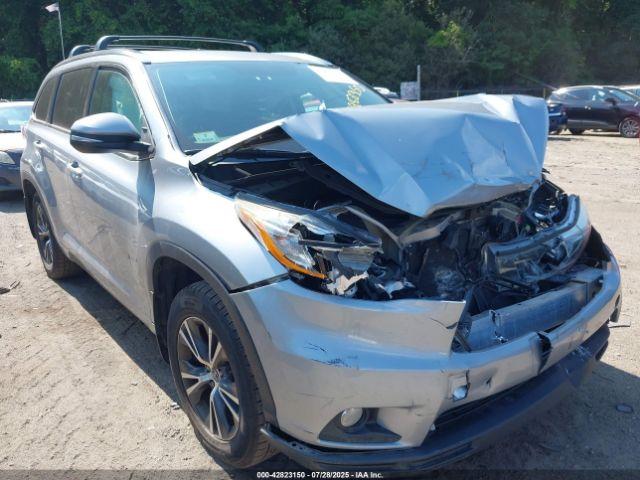  Salvage Toyota Highlander