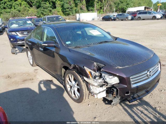  Salvage Nissan Maxima