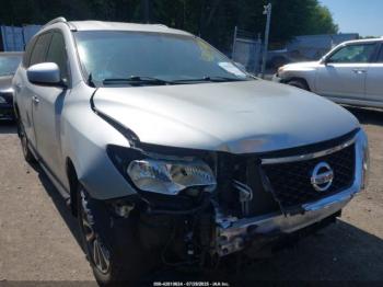  Salvage Nissan Pathfinder