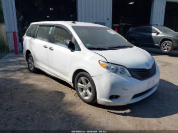  Salvage Toyota Sienna