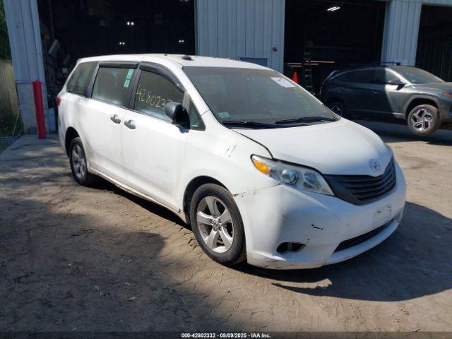  Salvage Toyota Sienna
