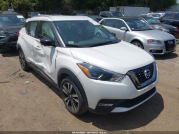  Salvage Nissan Kicks