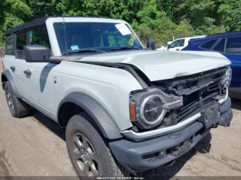  Salvage Ford Bronco
