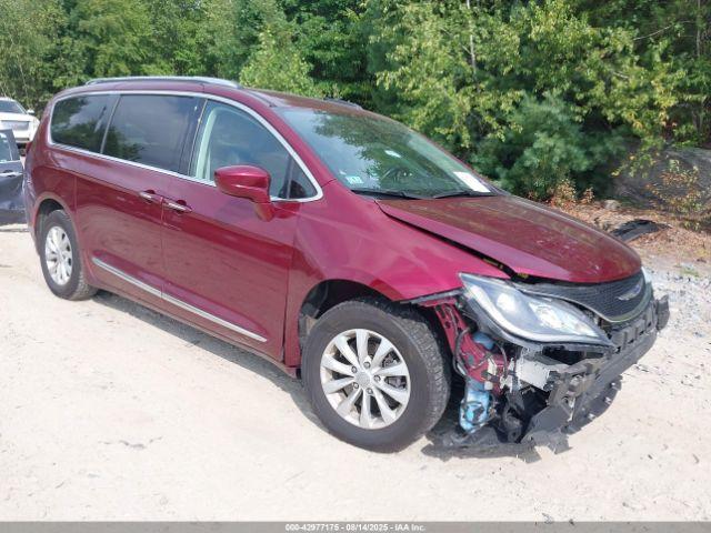  Salvage Chrysler Pacifica