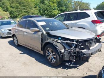  Salvage Nissan Altima