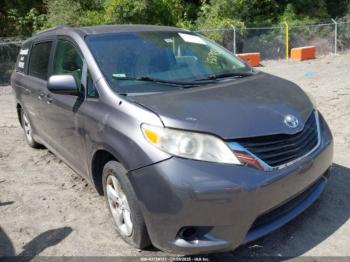  Salvage Toyota Sienna