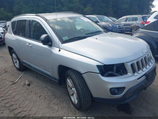  Salvage Jeep Compass