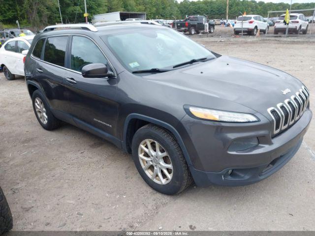  Salvage Jeep Cherokee
