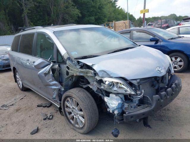  Salvage Toyota Sienna