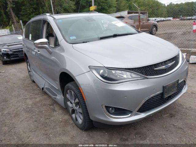  Salvage Chrysler Pacifica