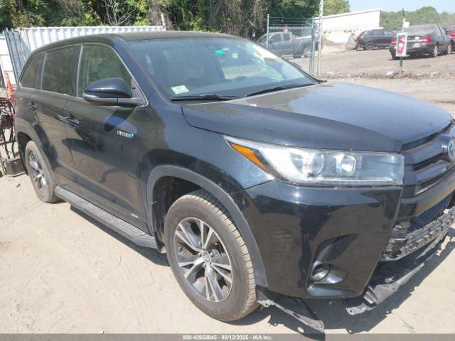  Salvage Toyota Highlander