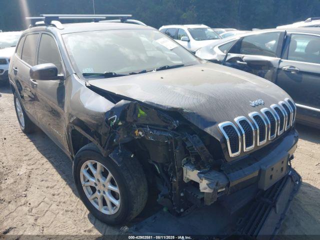  Salvage Jeep Cherokee