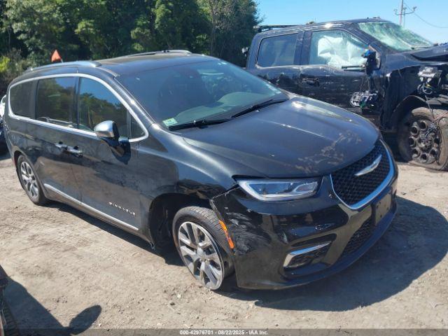  Salvage Chrysler Pacifica