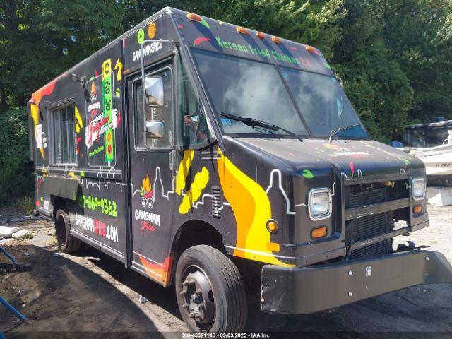  Salvage Freightliner Chassis