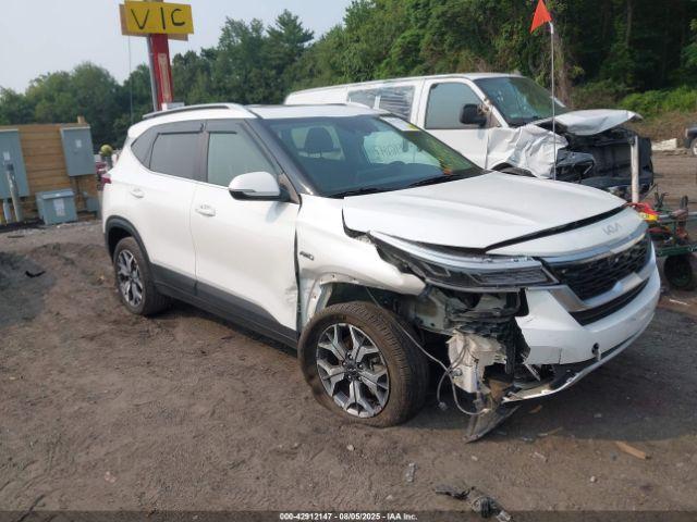 Salvage Kia Seltos