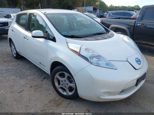  Salvage Nissan LEAF
