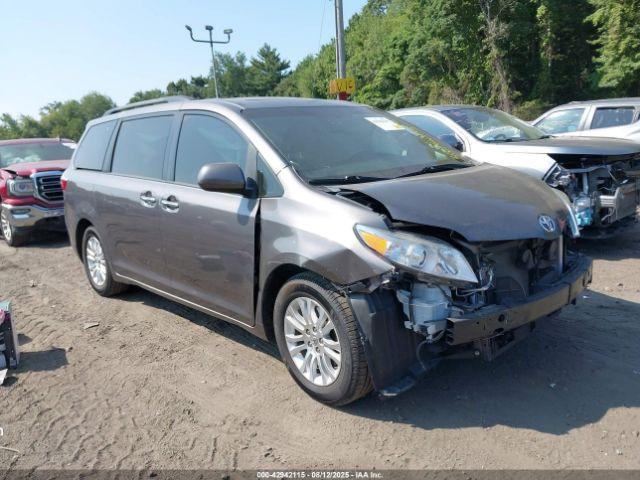  Salvage Toyota Sienna