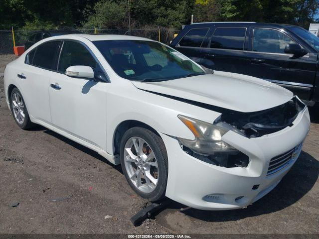  Salvage Nissan Maxima