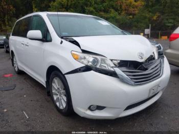  Salvage Toyota Sienna