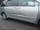 Toyota Sienna Le Image 10