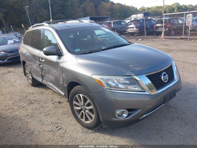  Salvage Nissan Pathfinder