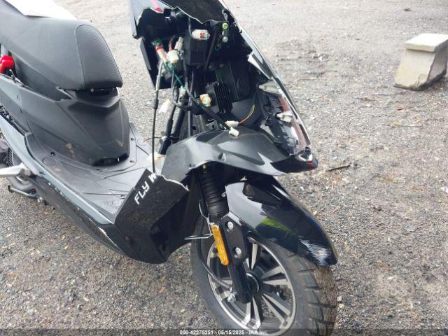 Tztc Scooter Image 8