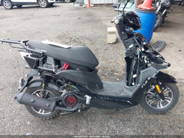 Tztc Scooter Image 13