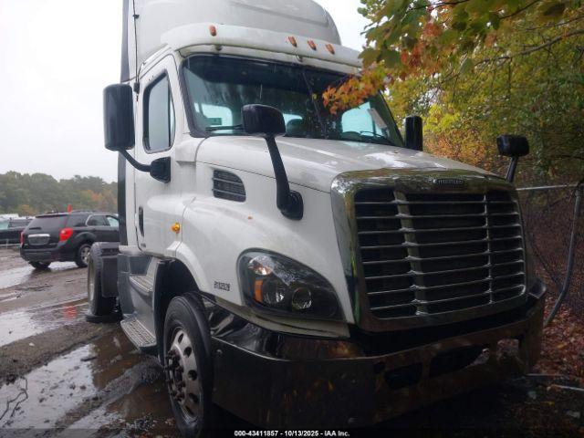  Salvage Freightliner Cascadia 113