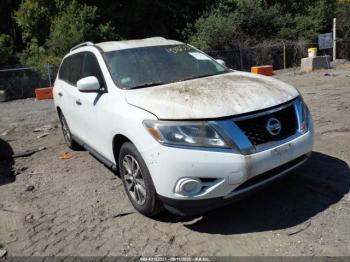  Salvage Nissan Pathfinder