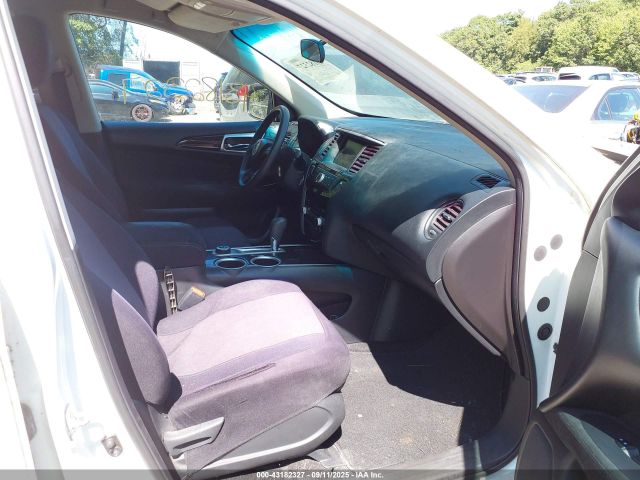 Nissan Pathfinder Image 10