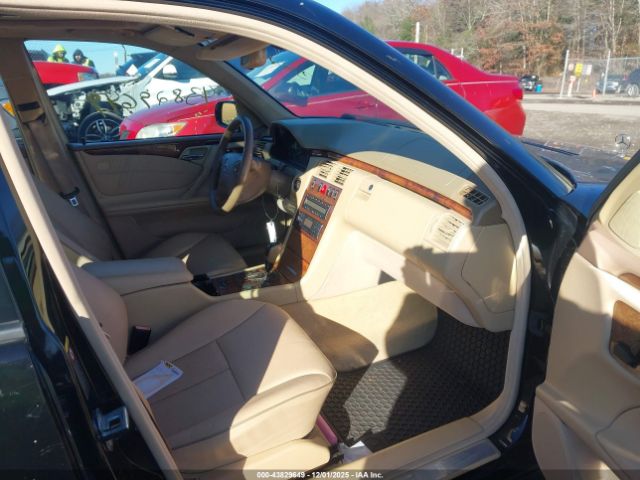 Mercedes-Benz E-Class Image 10