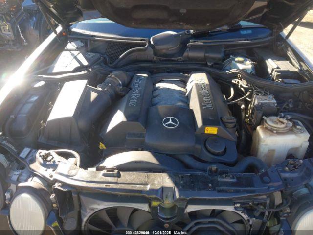 Mercedes-Benz E-Class Image 2