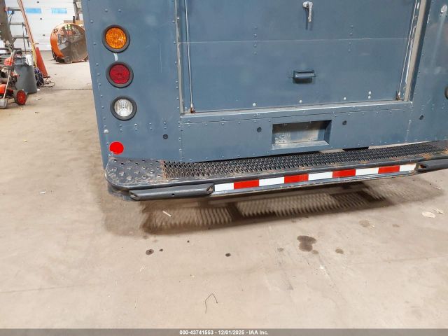 Ford E-450 Image 6