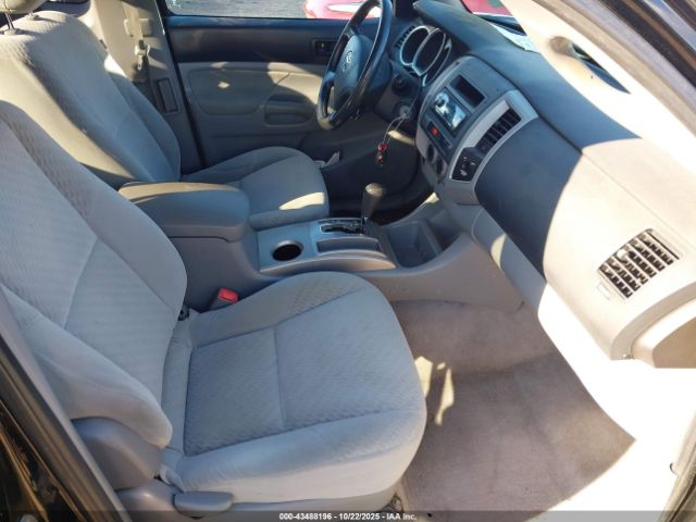 Toyota Tacoma Image 8