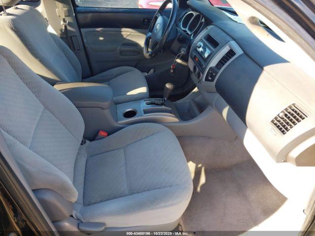 Toyota Tacoma Image 8