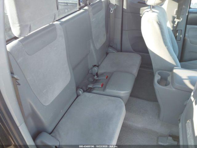 Toyota Tacoma Image 3