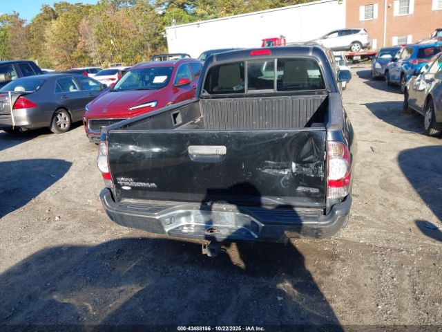 Toyota Tacoma Image 14