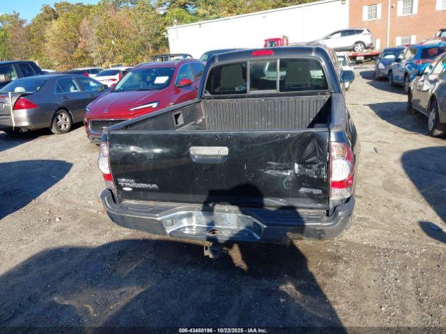 Toyota Tacoma Image 14