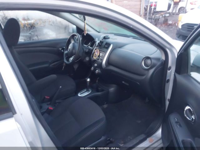 Nissan Versa 1.6 Sv Image 3