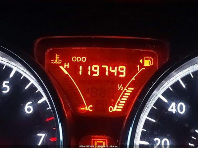 Nissan Versa 1.6 Sv Image 6