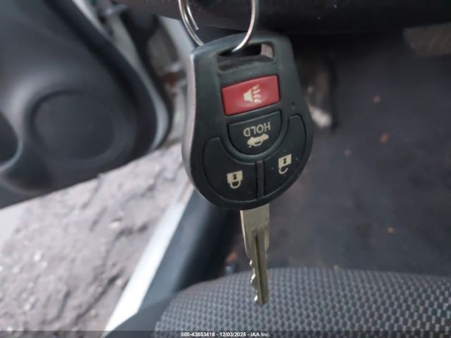 Nissan Versa 1.6 Sv Image 10