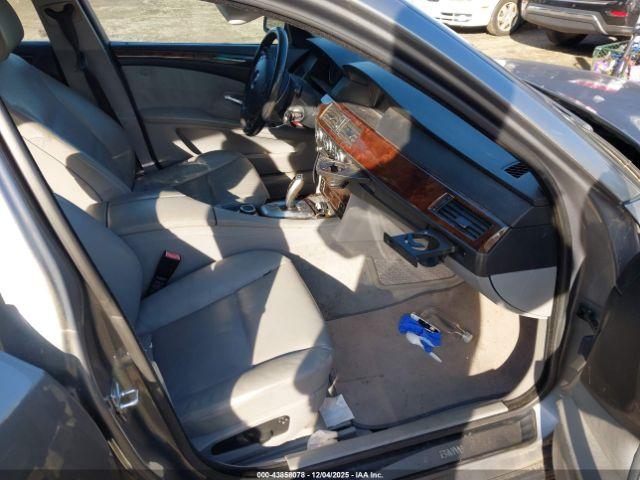 BMW 5 Series Image 4