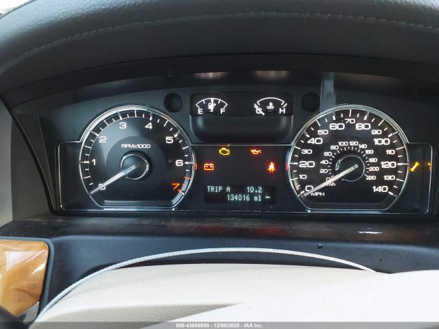 Lincoln MKS Image 11