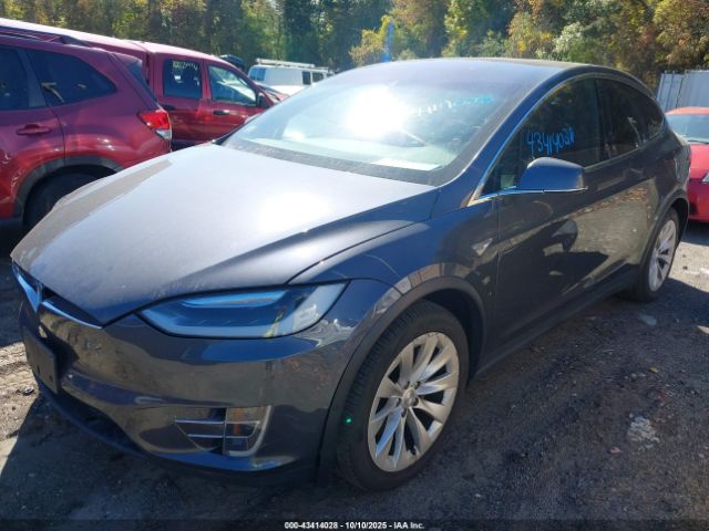 Tesla Model X Image 7