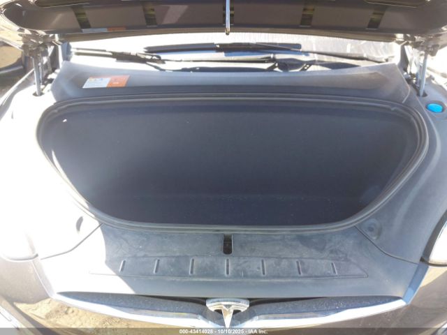 Tesla Model X Image 9