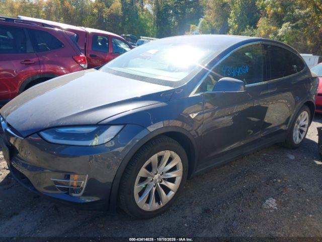 Tesla Model X Image 15