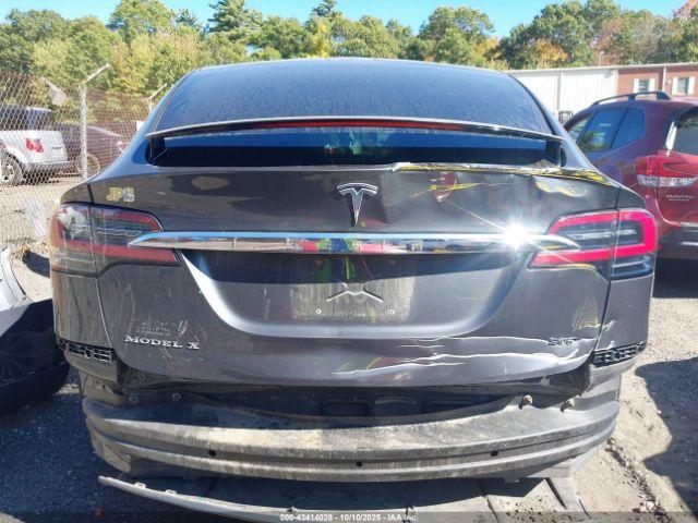Tesla Model X Image 2