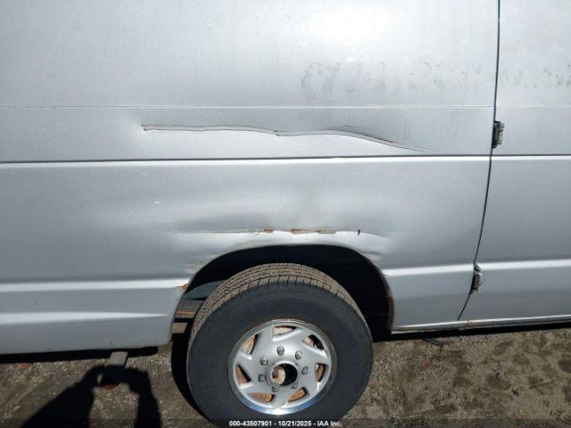 Ford E-150 Commercial Image 9