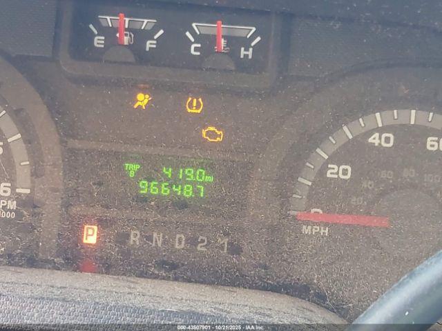 Ford E-150 Commercial Image 14