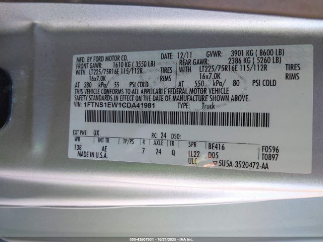 Ford E-150 Commercial Image 8